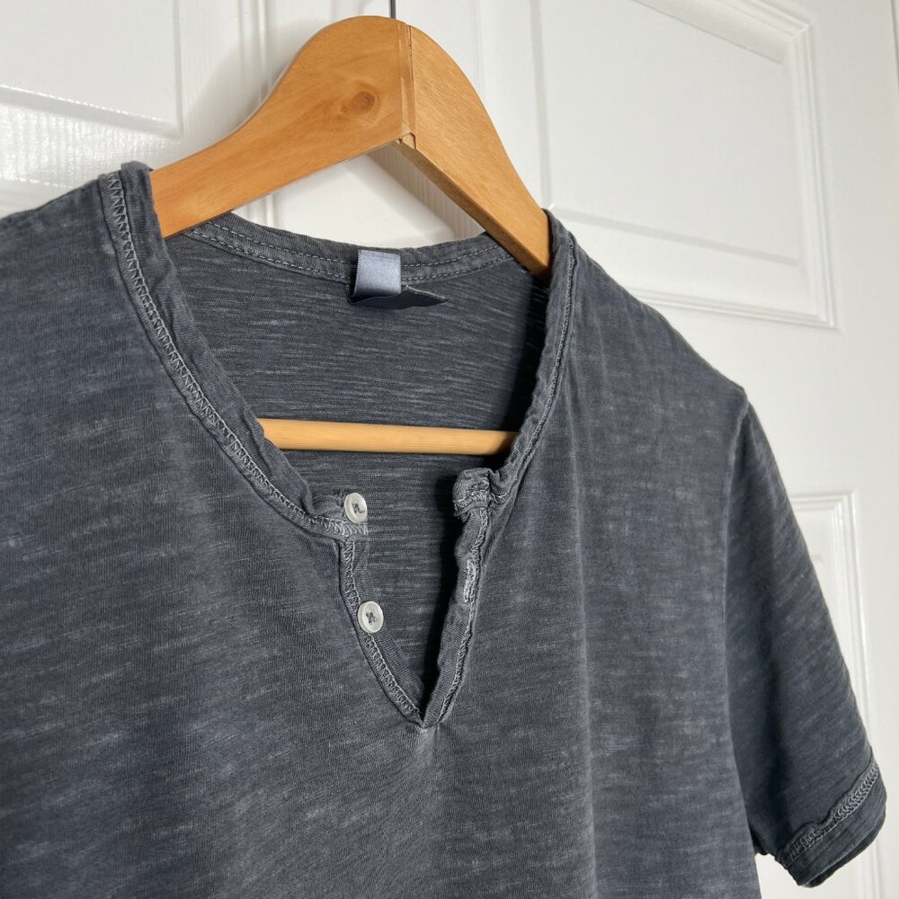 3 Alternative Apparel T-Shirts - Picture 10 of 11